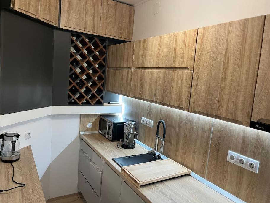 Bingo Apartman Cristuru Secuiesc Exterior foto